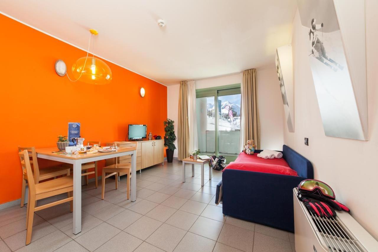 Teleo Vacanze - Villaggio Olimpico Di Colle Sestriere Buitenkant foto